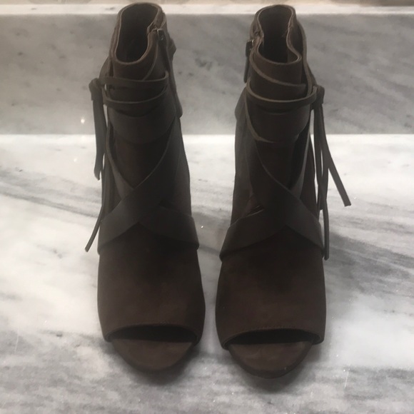 Vince Camino Size 8 - Picture 3 of 3